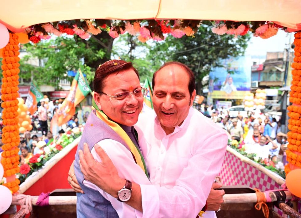 धामी का रोड शो