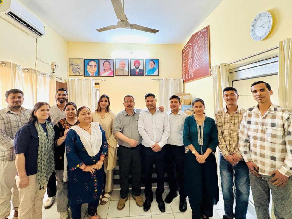 विदाई समारोह के दौरान बद्री चंद नेगी