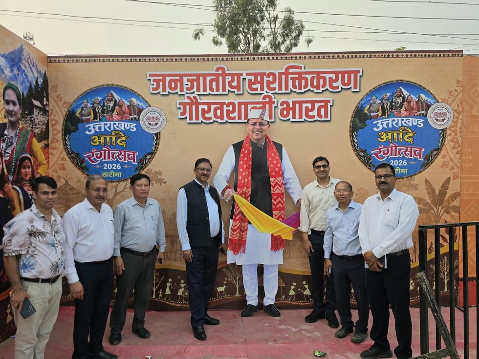 MD PC Dhyani visiting power station